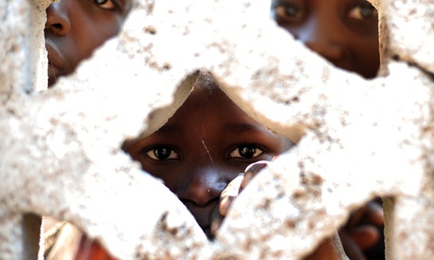 UNICEF: co piąte dziecko na świecie żyje na obszarach objętych wojnami