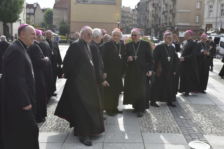 Msza św. w świdnickiej katedrze dla Konferencji Episkopatu Polski