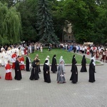 Abp Budzik bierze udział w uroczystosciach we Lwowie