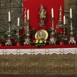 Statuetki św. Jana Vianneya w uroczystość św. Jana Chrzciciela
