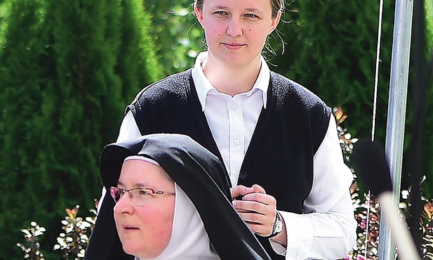 – Pan Bóg przez Maryję pociągnął mnie za sobą – mówi Andżelika, aspirantka w klasztorze w Spręcowie.