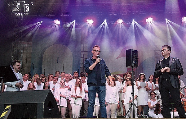 Jednym z gości muzycznego uwielbienia był dziennikarz „Gościa Niedzielnego” Marcin Jakimowicz.