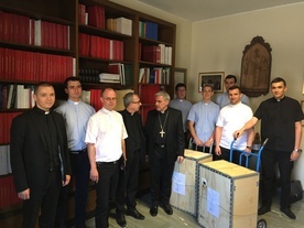 Dokumenty procesu beatyfikacyjnego ks. Stanisława Sudoła już w Rzymie