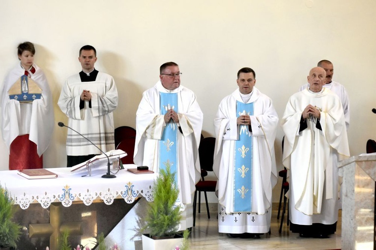 30-lecie parafii pw. Matki Bożej Nieustającej Pomocy w Wałbrzychu
