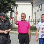 Sygnał do rozpoczęcia dał burmistrz Łowicza Krzysztof Jan Kaliński.