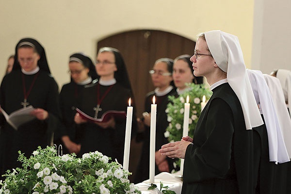 ◄	Śluby czasowe są potwierdzeniem wyboru życia według rad ewangelicznych: ubóstwa czystości i posłuszeństwa.