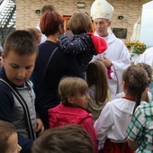 Tęgoborze. Bp Stanisław Salaterski poświęcił kaplicę na Zawadce-Rozdzielu