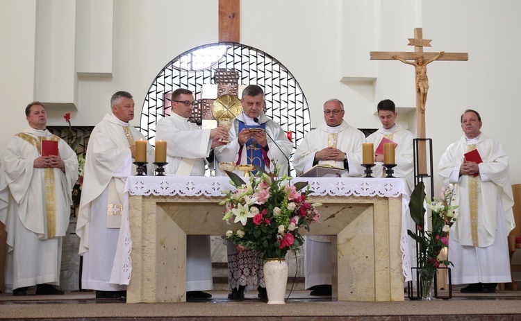 Bp Roman Pindel przewodniczył Mszy św. ku czci Matki Bożej z Góry Karmel