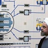 Prezydent Iranu Hassan Rouhani podczas wizyty w elektrowni jądrowej w Bushehr. Iran zapowiedział, że zamierza przekroczyć narzucony mu limit wzbogacania uranu. W jakim celu, na razie nie wiadomo.