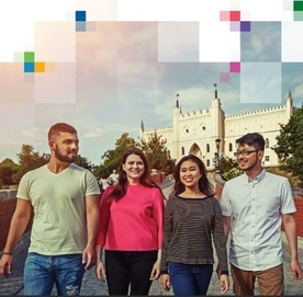 Lubelska uczelnia zachęca młodych do studiowania i udziału w licznych konkursach.