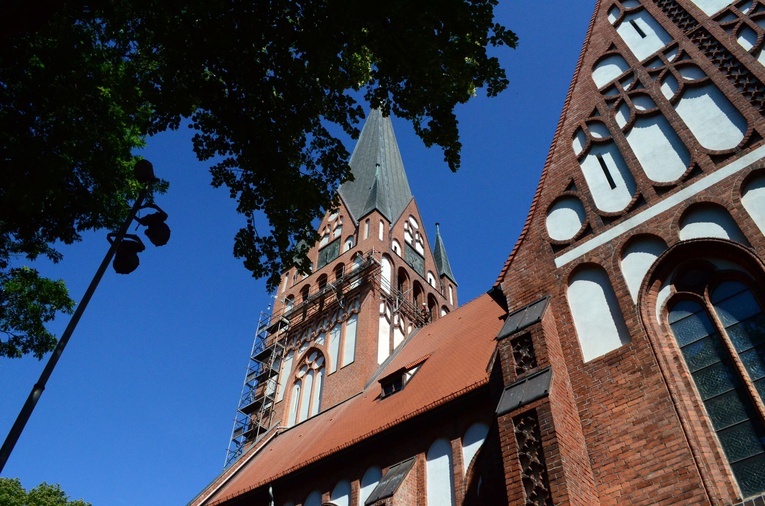 Lekcja muzealna na wieży kościoła Mariackiego w Szczecinku