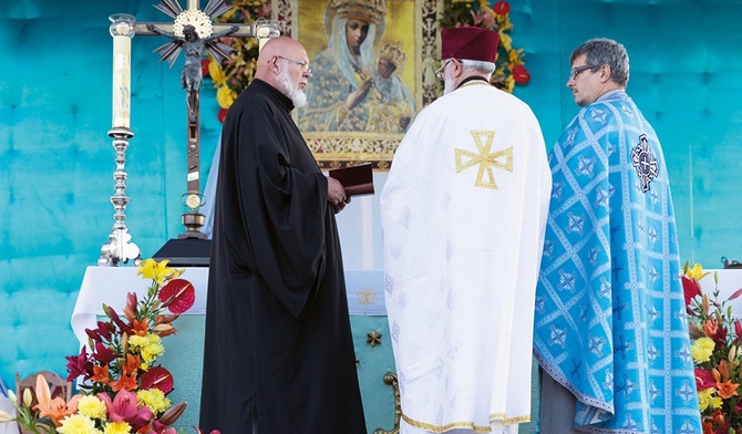 Akatyst – maryjna modlitwa grekokatolików przed kopią obrazu MB Budsławskiej.