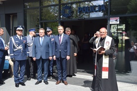 Nowy budynek komendy Powiatowej Policji w Sochaczewie poświęcił bp Michał Janocha.