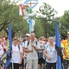 Pielgrzymi rozpoczęli swoją wędrówkę do Matki z kościoła NMP Królowej Polski na czechowickim Lesisku...