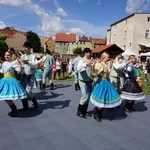 Spotkanie przedszkolaków z zespołami folklorystycznymi