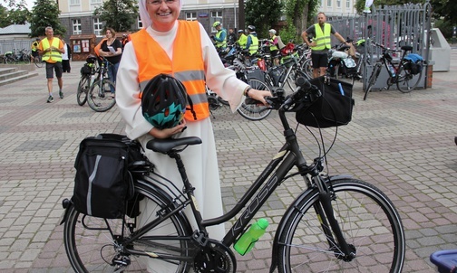 Dominikanka s. Kornelia jedzie w pielgrzymce rowerowej po raz pierwszy.