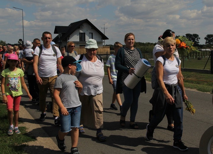 15 sierpnia w Ligocie Książęcej z pielgrzymami z Namysłowa i okolic