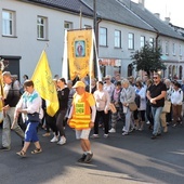 Pielgrzymi wyruszyli w jednodniową pielgrzymkę do Matki Bożej Suserskiej. 