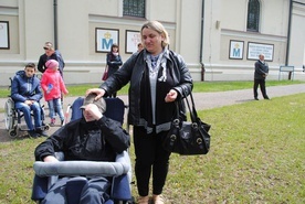 Janów Lubelski. Osoba niepełnosprawna wymaga całodobowej pomocy. 