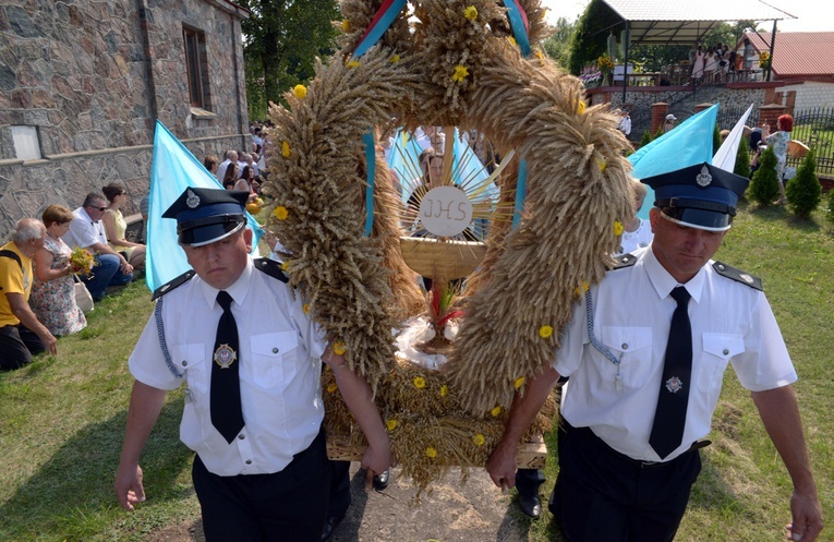 Ochotnicze Straże Pożarne od wielu lat nie tylko walczą z pożarami i pomagają ofiarom wypadków drogowych, ale czynnie angażują się w życie lokalnych społeczności.