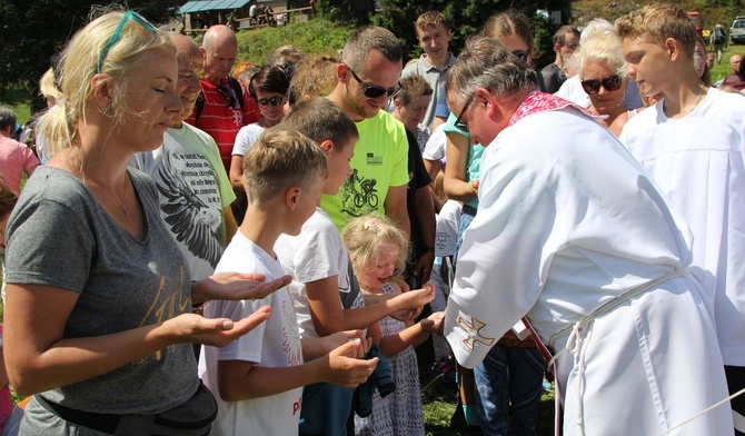 Namaszczenie rychwałdzkim olejkiem radości, to w tym roku stały element spotkań Ewangelizacji w Beskidach.