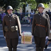 Pogrzeb majora odbył się z zachowaniem pełnych honorów wojskowych.