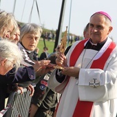 Bp Dajczak: Dotykajmy nie krzyża, ale miłości, która jest w niego wpisana