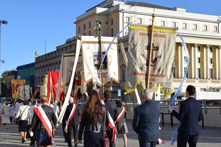 Ulicami Wrocławia ze św. Stanisławem i św. Dorotą