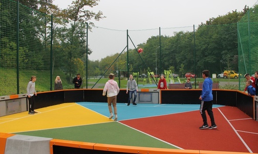Chorzów. Otwarto interaktywne boisko i korty do tenisa