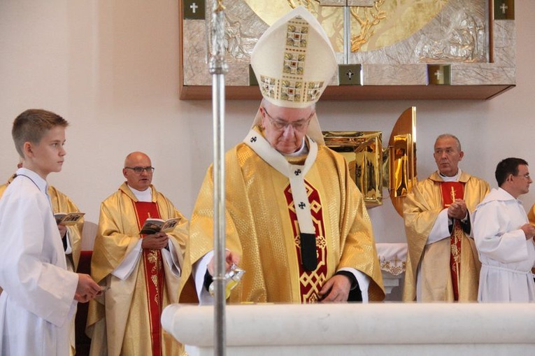 Konsekracja kościoła Świętej Rodziny w Lublinie