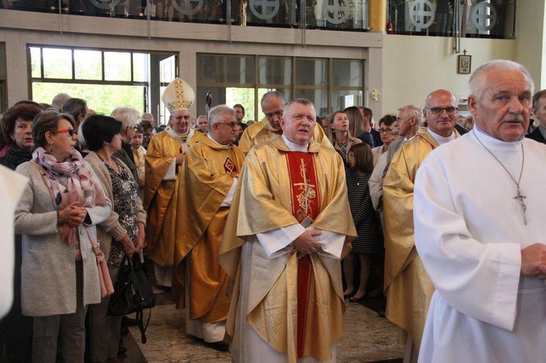 Konsekracja kościoła Świętej Rodziny w Lublinie