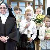 ▲	W liturgię aktywnie włączyli się uczniowie ze szkoły  Jana Pawła II w Gołkowicach. 