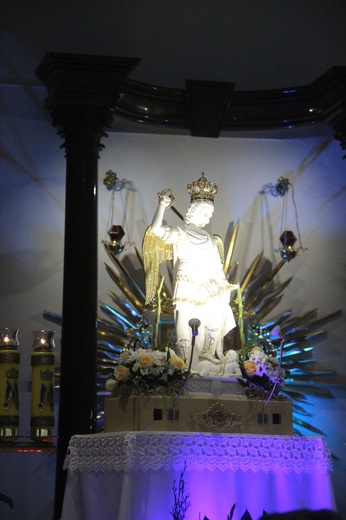 Wprowadzenie figury św. Michała Archanioła w parafii pw. NMP Królowej Polski w Świdnicy