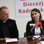Do udziału w imprezie zapraszają ks. Robert Kowalski, dyrektor diecezjalnej Caritas, i Paulina Zalewska.
