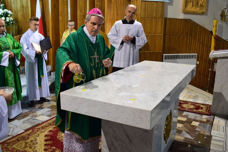 Poświęcenie kościoła w Brzezinach Stojeszyńskich. 