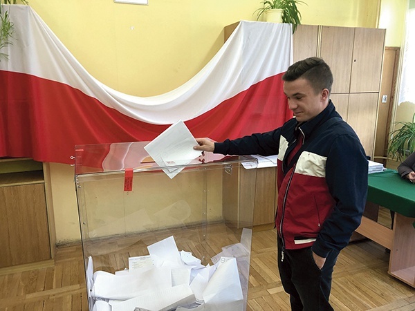 Głosowanie w Stalowej Woli.