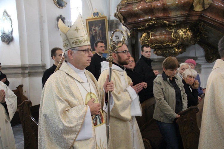 Konsekrowani i przyszli księża u patronki Dolnego Śląska