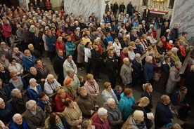 W diecezji świdnickiej w niedzielnej Mszy św. uczestniczy niespełna 1/3 wiernych. Jedynie z wyjątkowych okazji kościoły wypełniają się po brzegi.