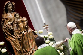Kontrowersyjna prośba do papieża powraca