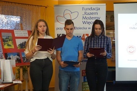 Młodzi detektywi prezentowali efekty swojej pracy m.in. we wsi Podtynie.