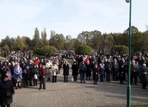 Na wszystkich nekropoliach w diecezji sprawowane były Eucharystie.