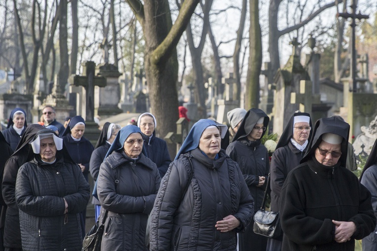 Cmentarz nie jest końcem drogi. Procesja wśród dwóch milionów dusz