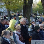 Modlitwa na cmentarzu katedrlanym w Sandomierzu