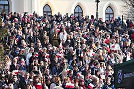 Każdego roku tłumy lublinian biorą udział w obchodach niepodległościowych.