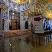 Ponownie zalany plac świętego Marka w Wenecji został zamknięty