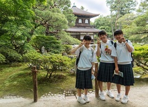 Japonia: Młodzi tęsknią za pokojem w sercu i sensem życia
