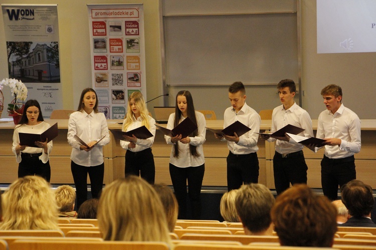 Jubileusz uświetnili uczniowie Państwowej Szkoły Muzycznej I stopnia i Samorządowej Szkoły Muzycznej II stopnia w Skierniewicach.