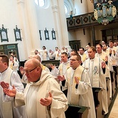 Blisko 40 księży asystujących w swoich diecezjach KSM przyjechało do Skrzatusza.