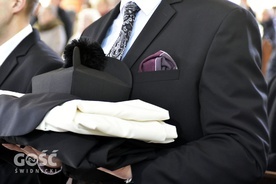 Krawaty u młodych kandydatów do kapłaństwa zastąpiła koloratka.