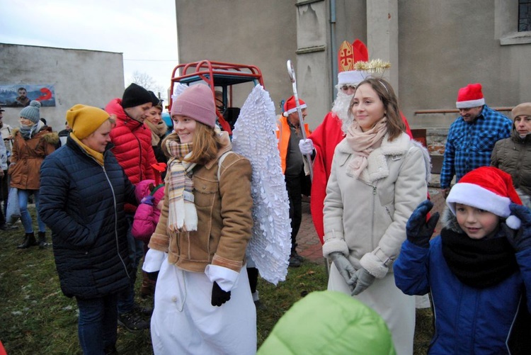 Dzieci czekały na prezenty na Górce Lubeckiej